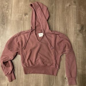 Mauve cropped hoodie with v cut neckline, fleece collection